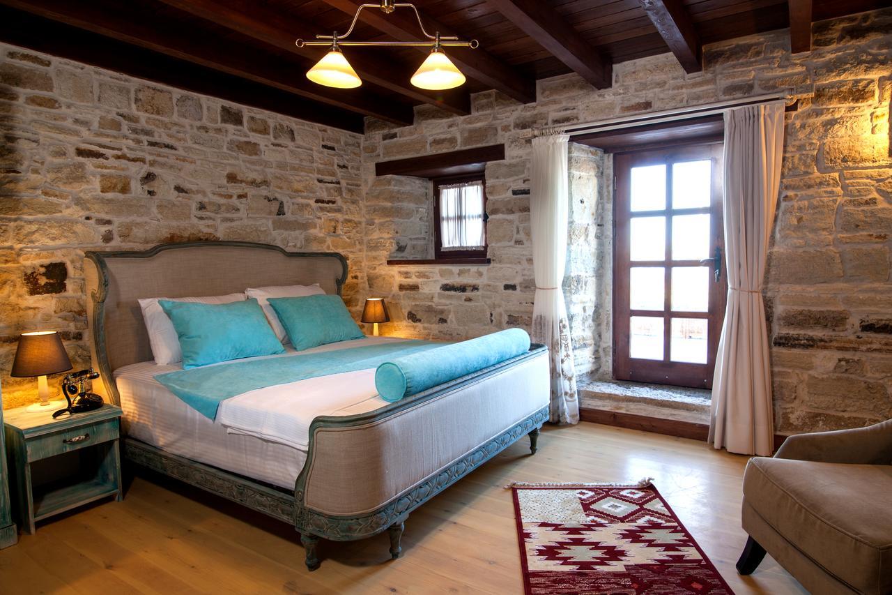 1922 Hotel Yenifoca Eksteriør billede